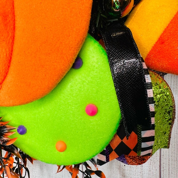 Vampire Kitty in Pumpkin Wreath - Picture 4 of 8